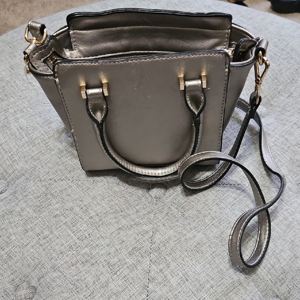 Elegant Silver Handbag